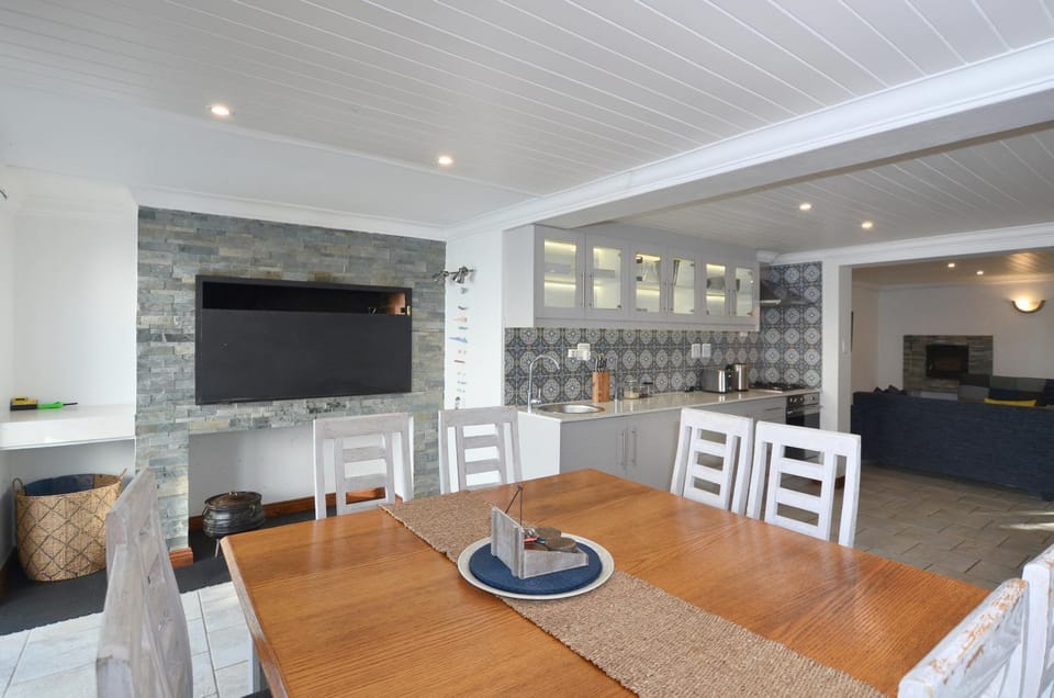 BBQ facilities, Kitchen or kitchenette