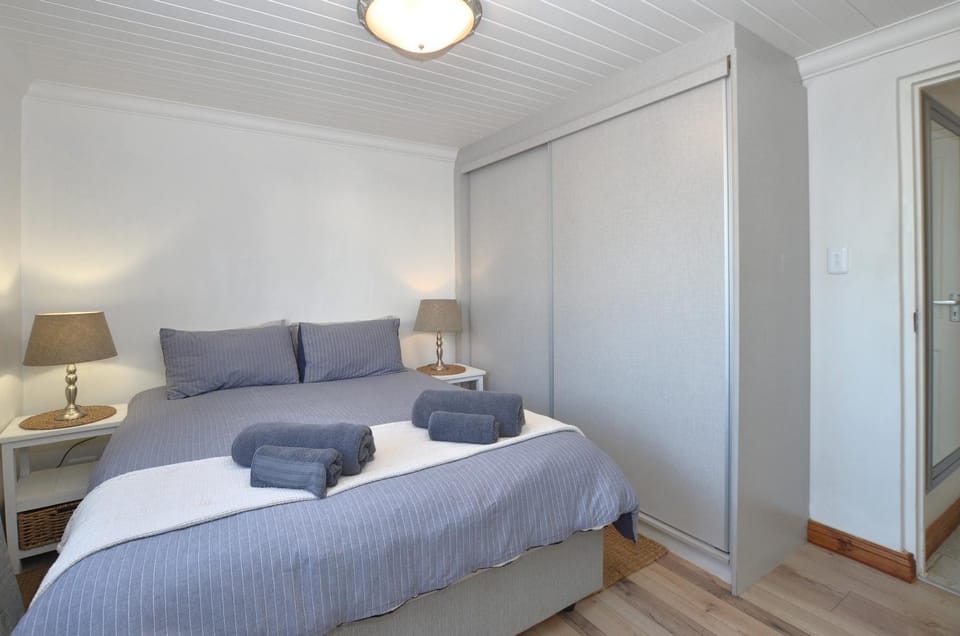 Bedroom, wardrobe