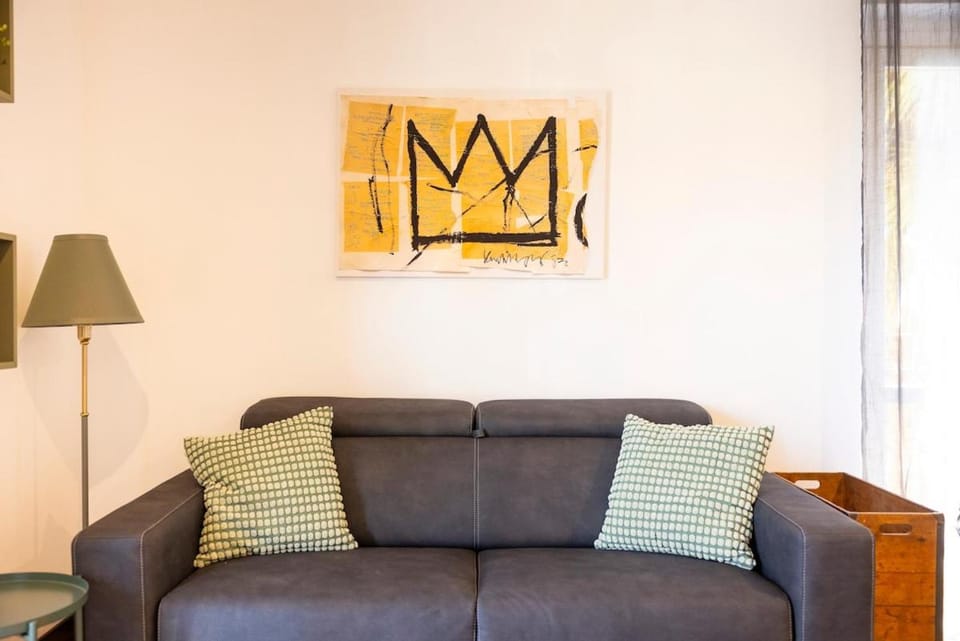 15th-Century Apt, City-MXP Train Apartment in Milan