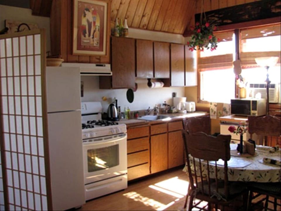 Vacation Rental with Spa and Pool on Winery near Healdsburg, California House in Russian River