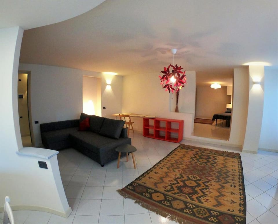 Bed, TV and multimedia, Living room, Photo of the whole room, Seating area, Bedroom