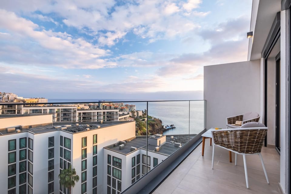 Off site, Balcony/Terrace