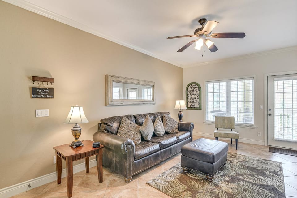 Beachfront Escape in Galveston: 2 Pools & Hot Tub House in Galveston Island