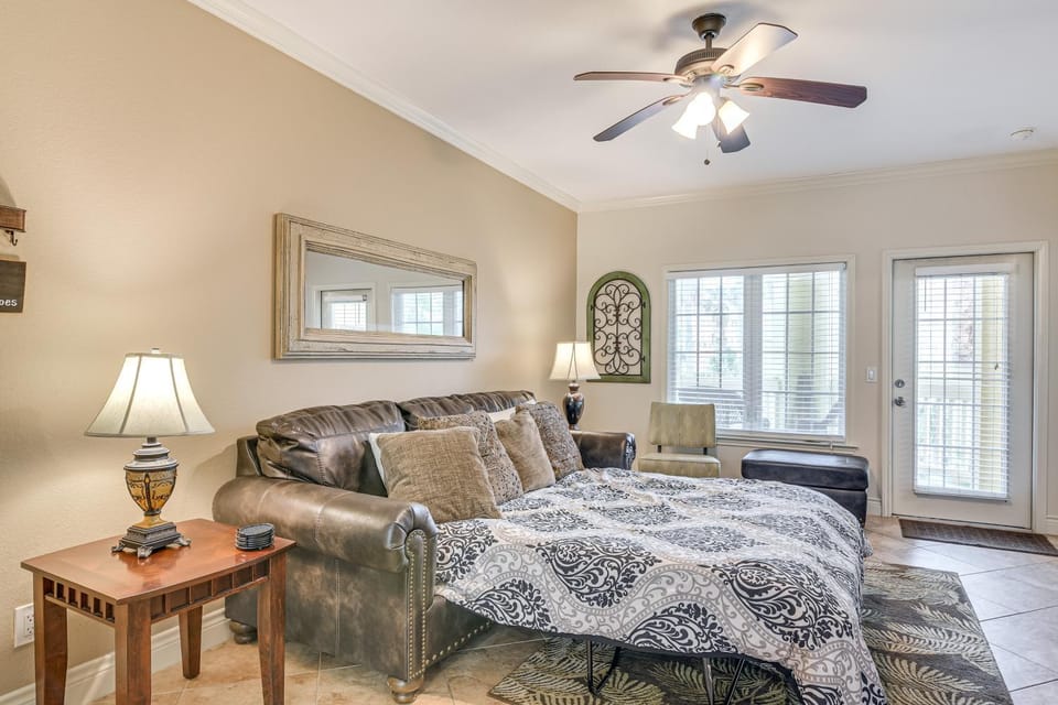 Beachfront Escape in Galveston: 2 Pools & Hot Tub House in Galveston Island