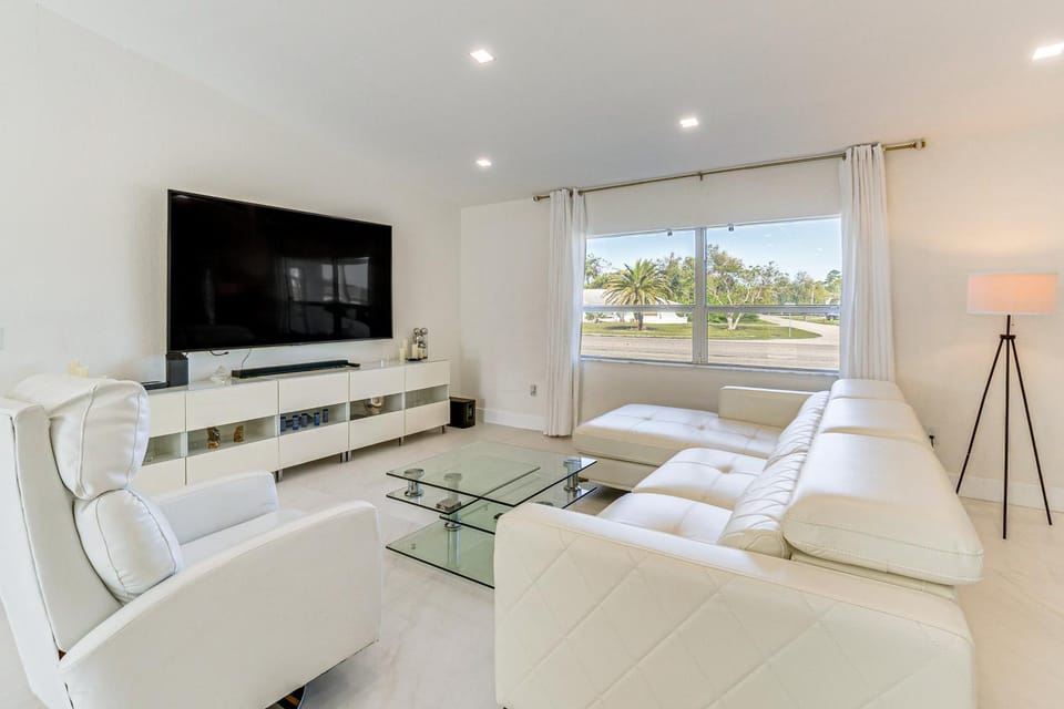 3 Mi to Beach: Pet-Friendly Home in Port Charlotte House in Port Charlotte