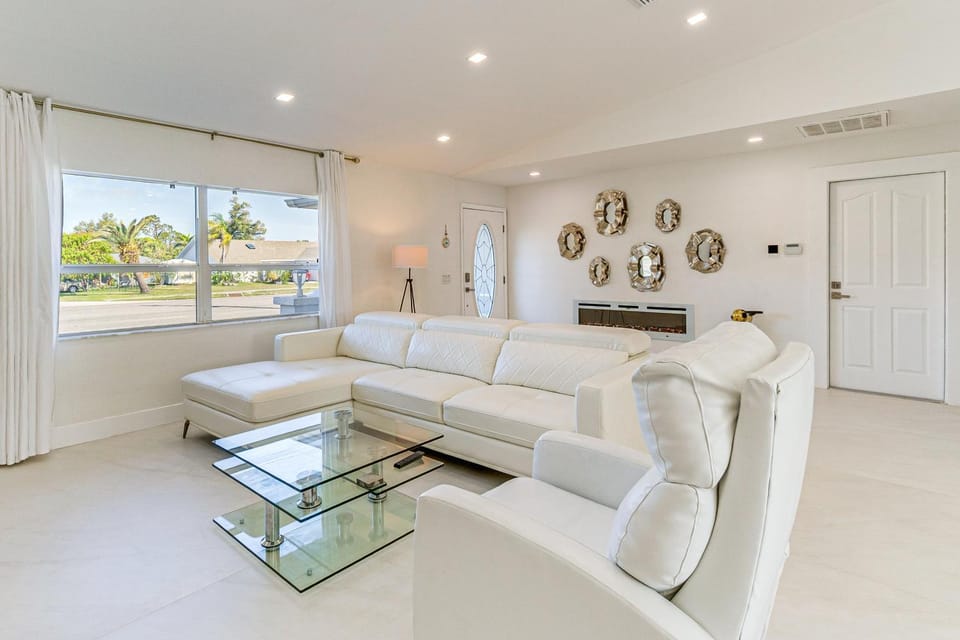 3 Mi to Beach: Pet-Friendly Home in Port Charlotte House in Port Charlotte