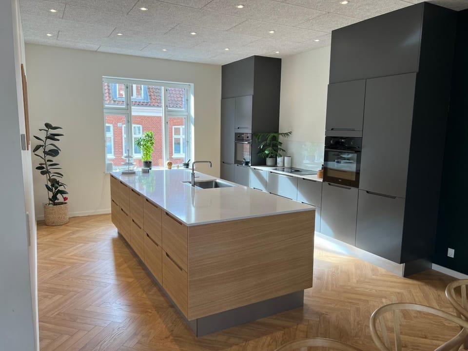 Stort byhus ved havnen i centrum Villa in Ringkobing