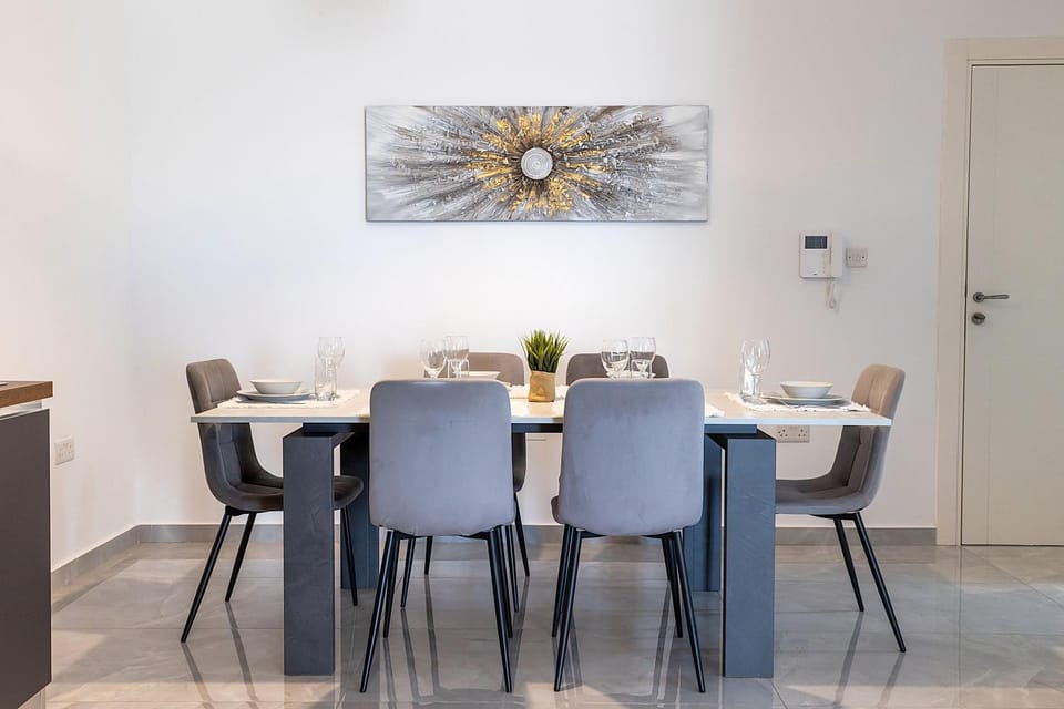 Seating area, Dining area