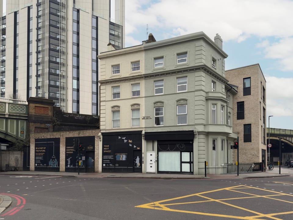 Property building, Neighbourhood, Landmark view, Street view, Location