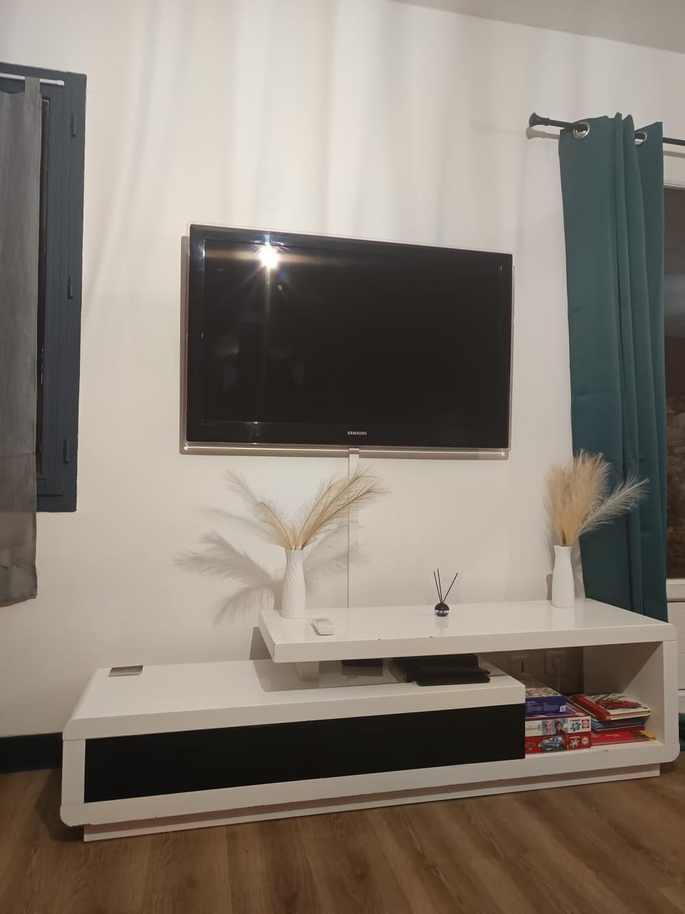 Un Air de Vic Appartement avec cour privée Entre Uzès et Nîmes Apartment in Provence-Alpes-Côte d'Azur