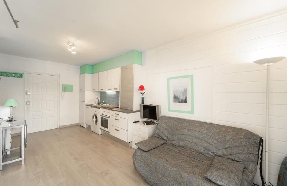Kitchen or kitchenette, Living room