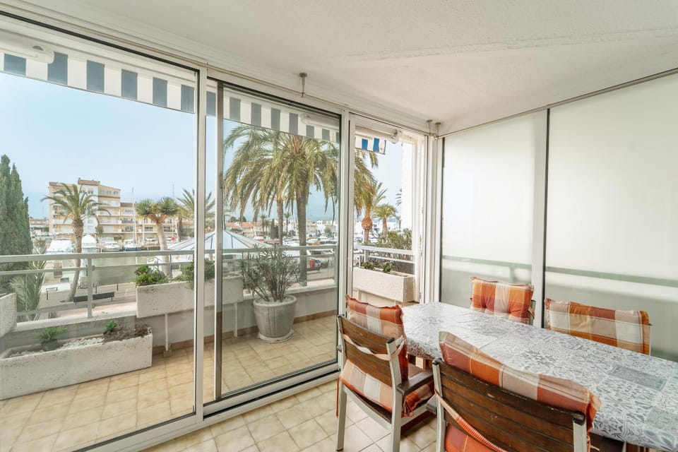 View (from property/room), Balcony/Terrace, Dining area