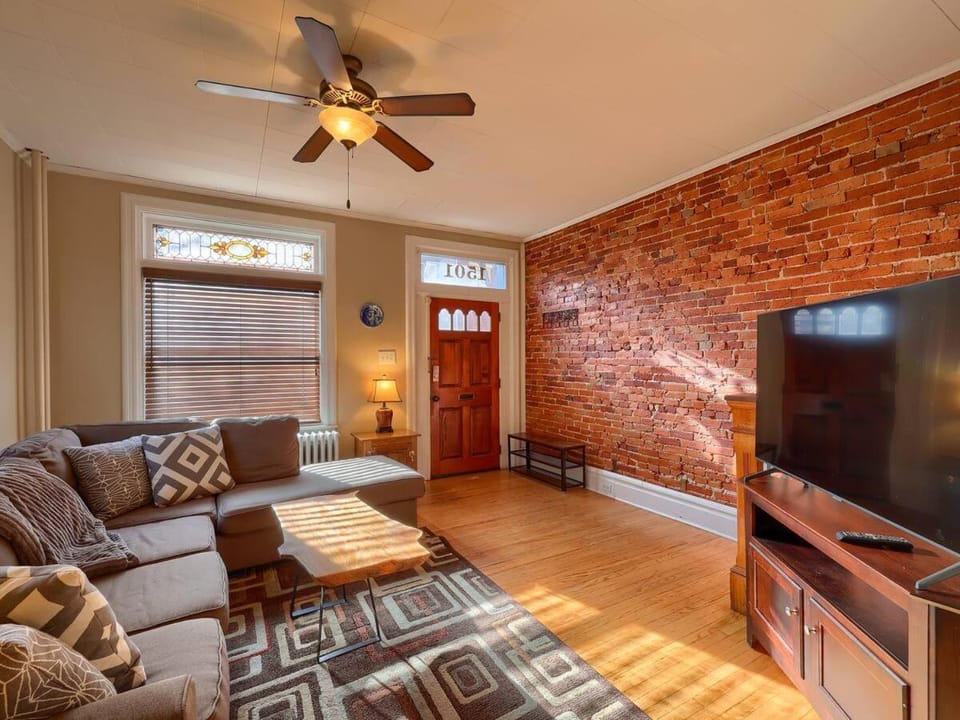 Cozy Home in Historic Harrisburg House in Wormleysburg