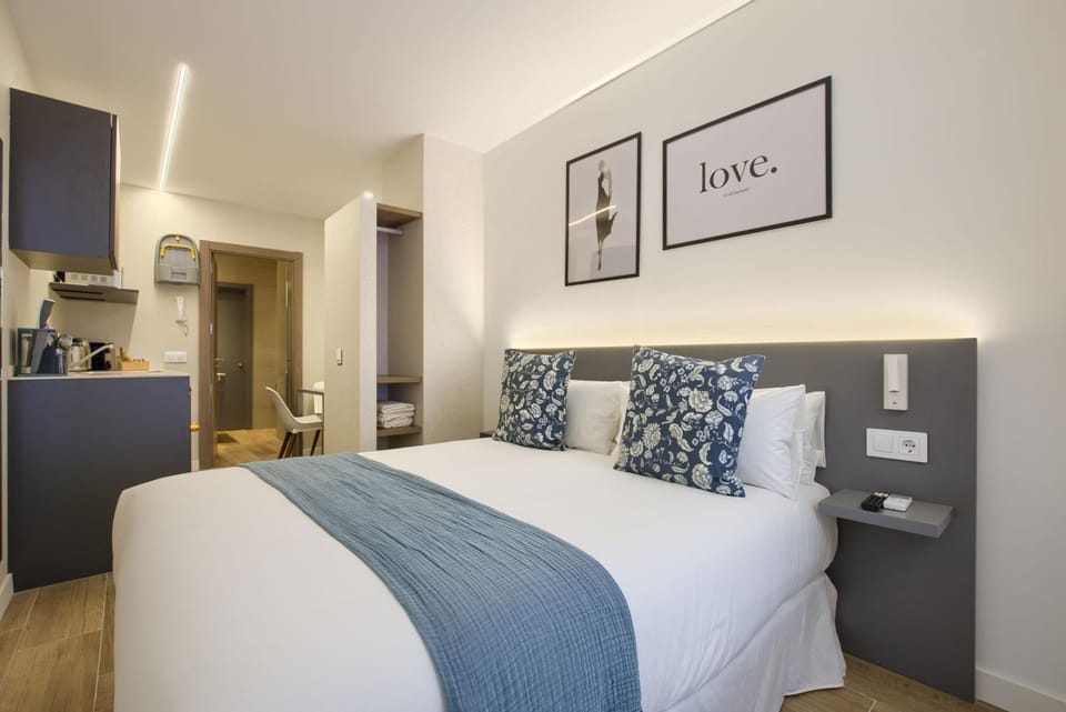 Bed, Bedroom
