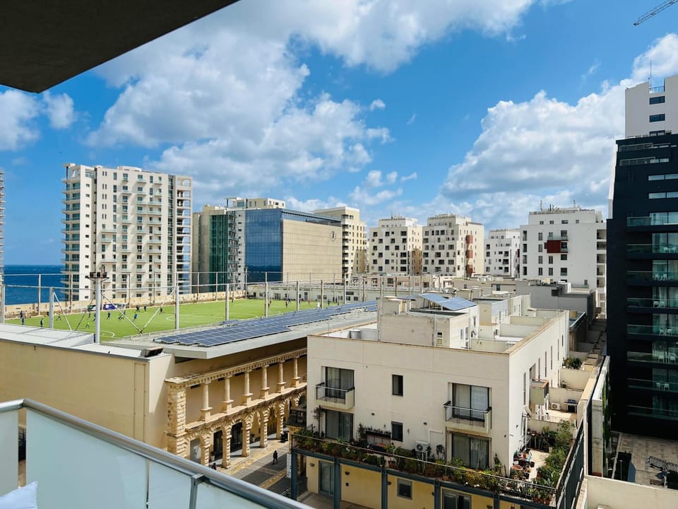 City view, Sea view, Sea view, Location