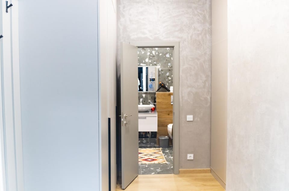Bathroom, wardrobe