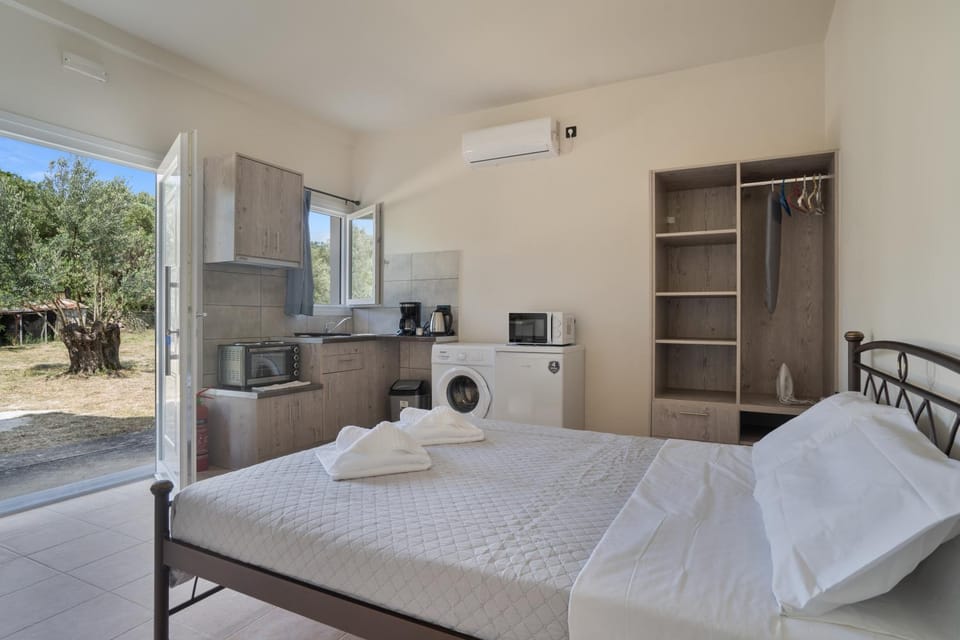 Property building, Living room, Bedroom