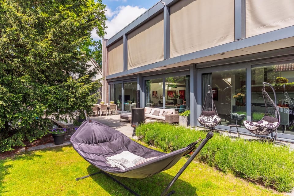 Garden, Seating area, Garden view, sunbed