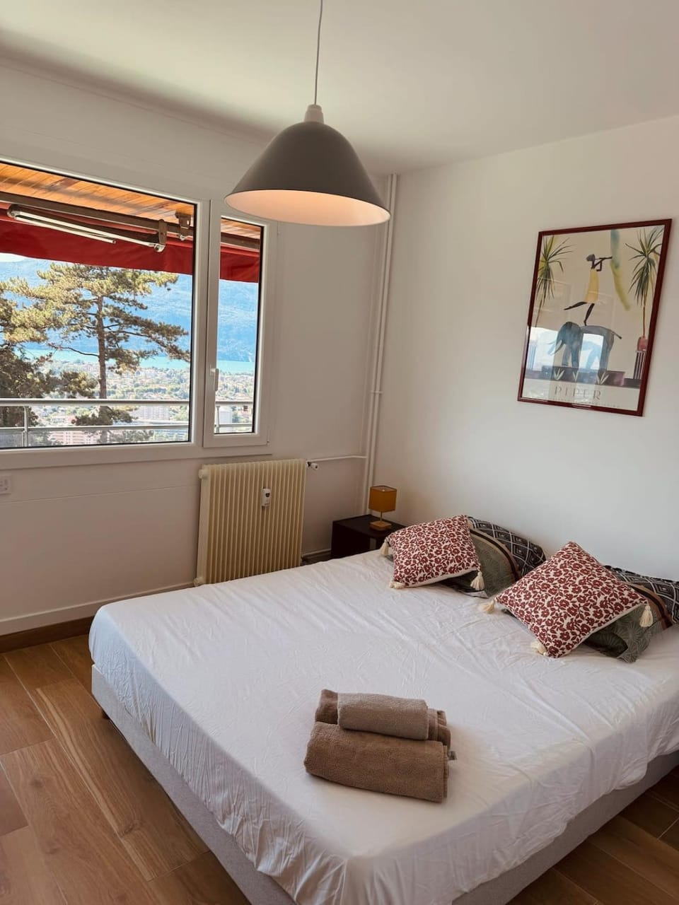 Bright 50m apartment with magnificent lake view Apartment in Aix-les-Bains