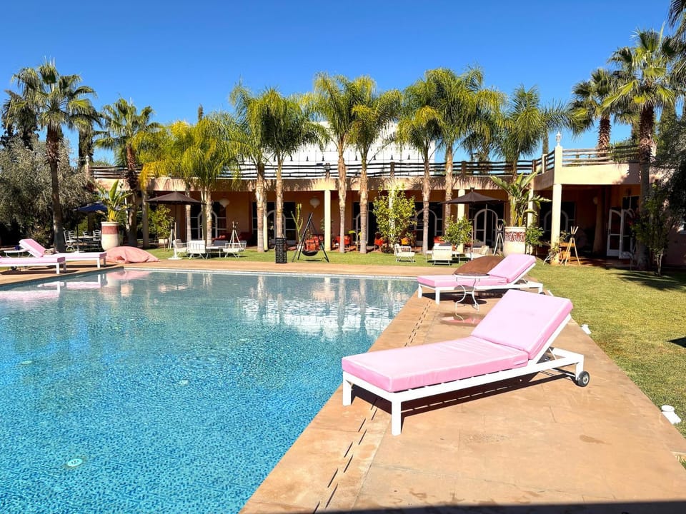 Spring, Day, Natural landscape, Garden, Garden view, Pool view, Swimming pool, sunbed