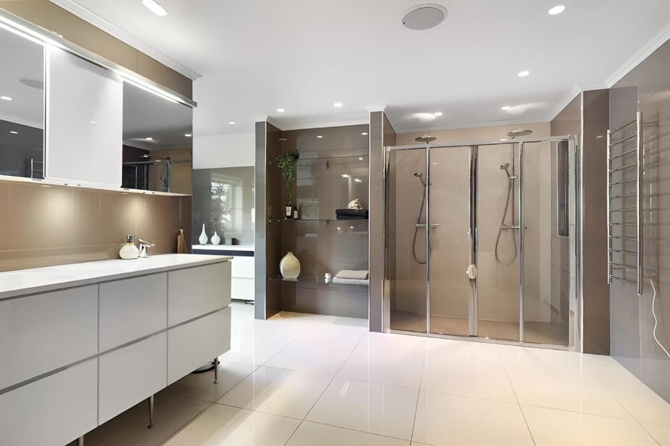 Shower, Bathroom, towels