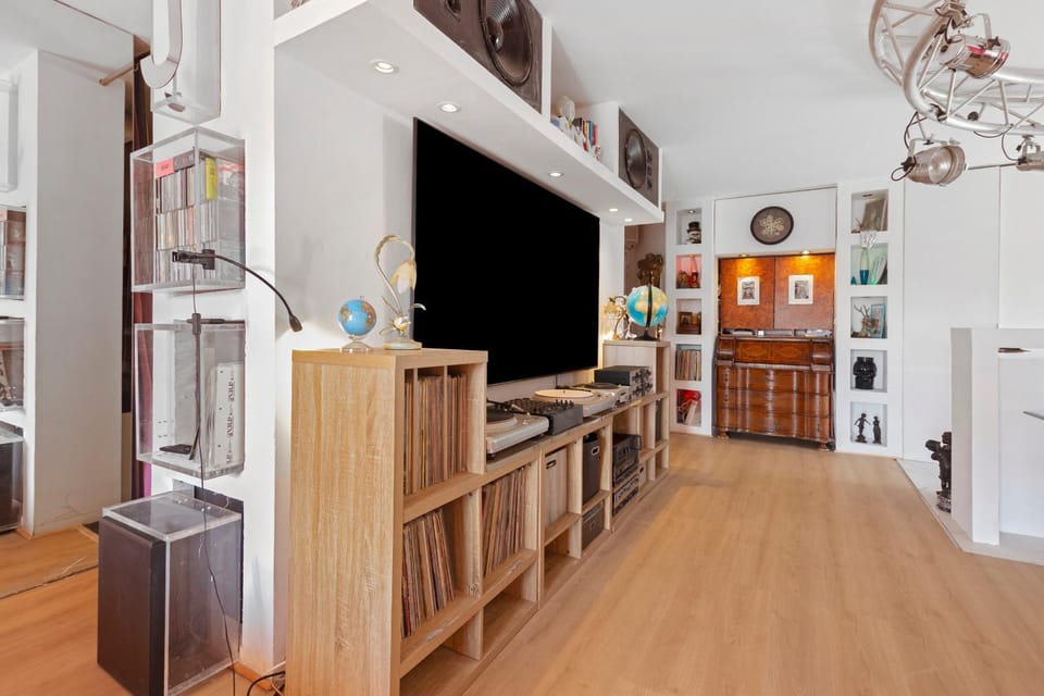 Property building, Living room