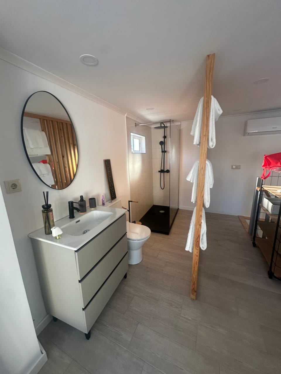 Shower, Bathroom, towels
