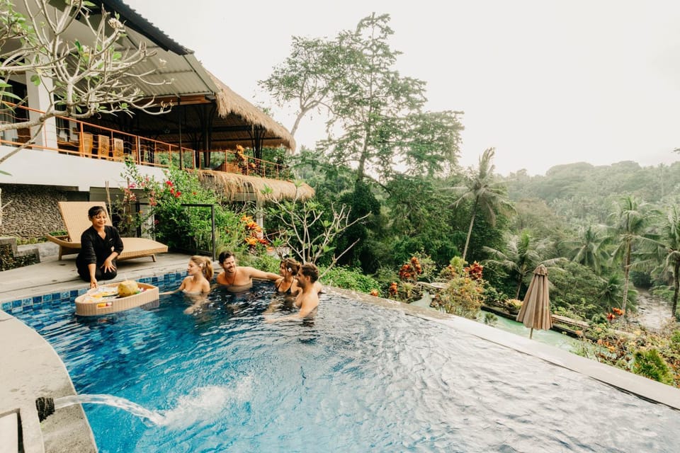 Day, People, Natural landscape, Mountain view, Pool view, Swimming pool, group of guests, sunbed