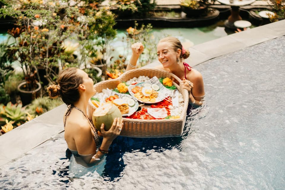 People, Food and drinks, Pool view, Swimming pool, Breakfast