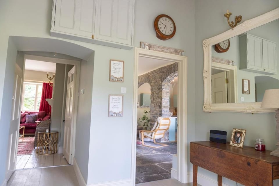 4 bed cottage Breath-taking views Sleeps 8 House in Wales