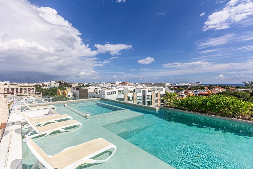 Pool view, Swimming pool, sunbed