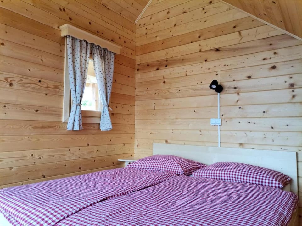 Scenic Glamping Huts with Mountain Views near Ljubno ob Savinji, Slovenia House in Carinthia, Austria