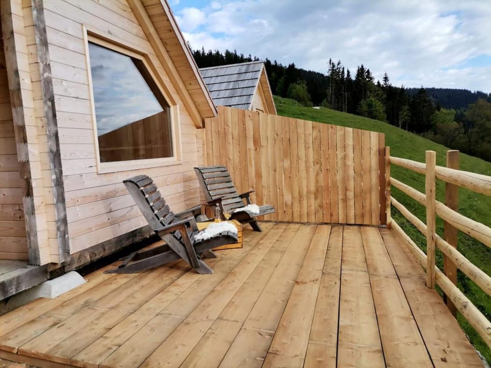 Scenic Glamping Huts with Mountain Views near Ljubno ob Savinji, Slovenia House in Carinthia, Austria