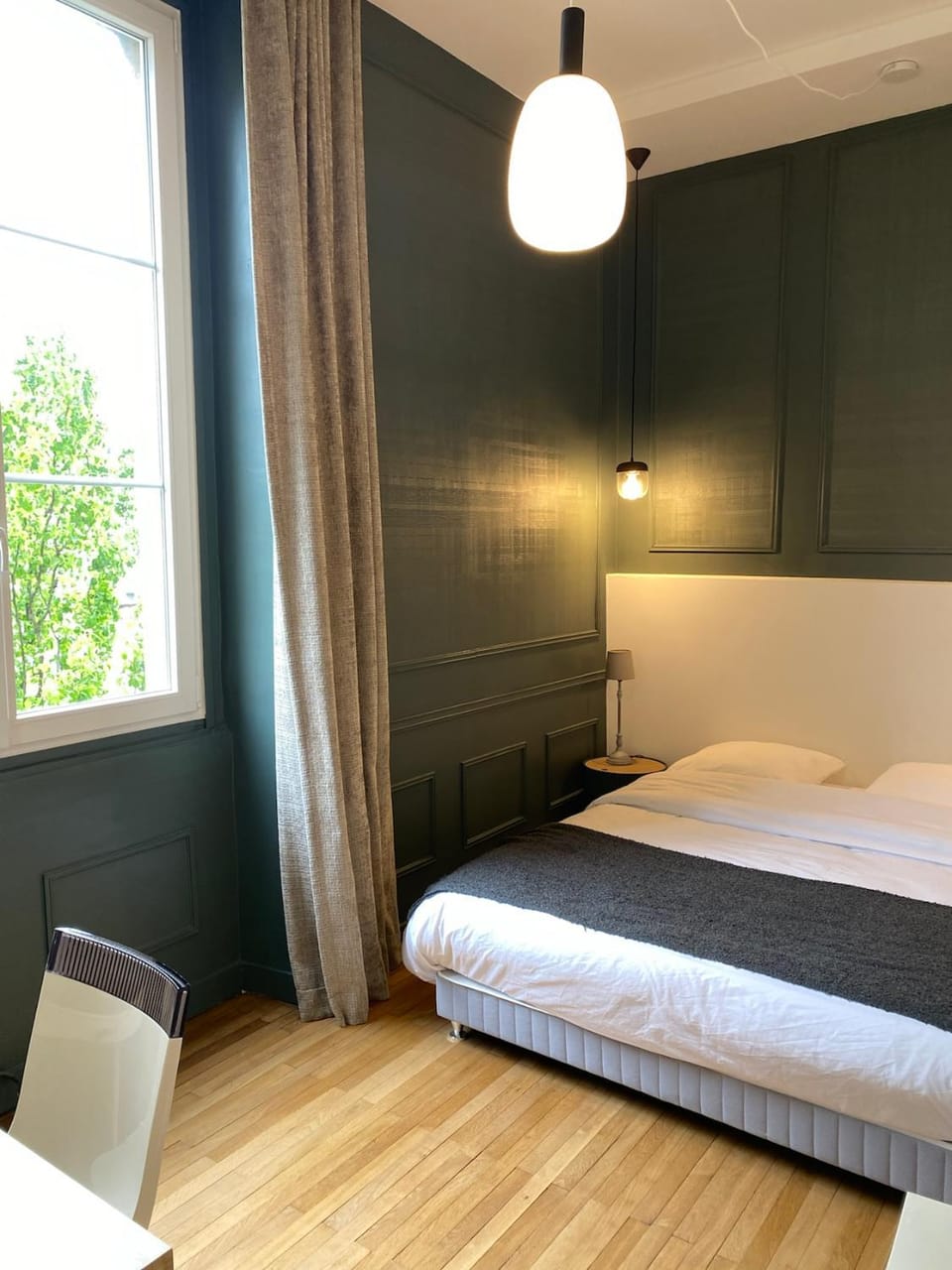 Photo of the whole room, Bedroom