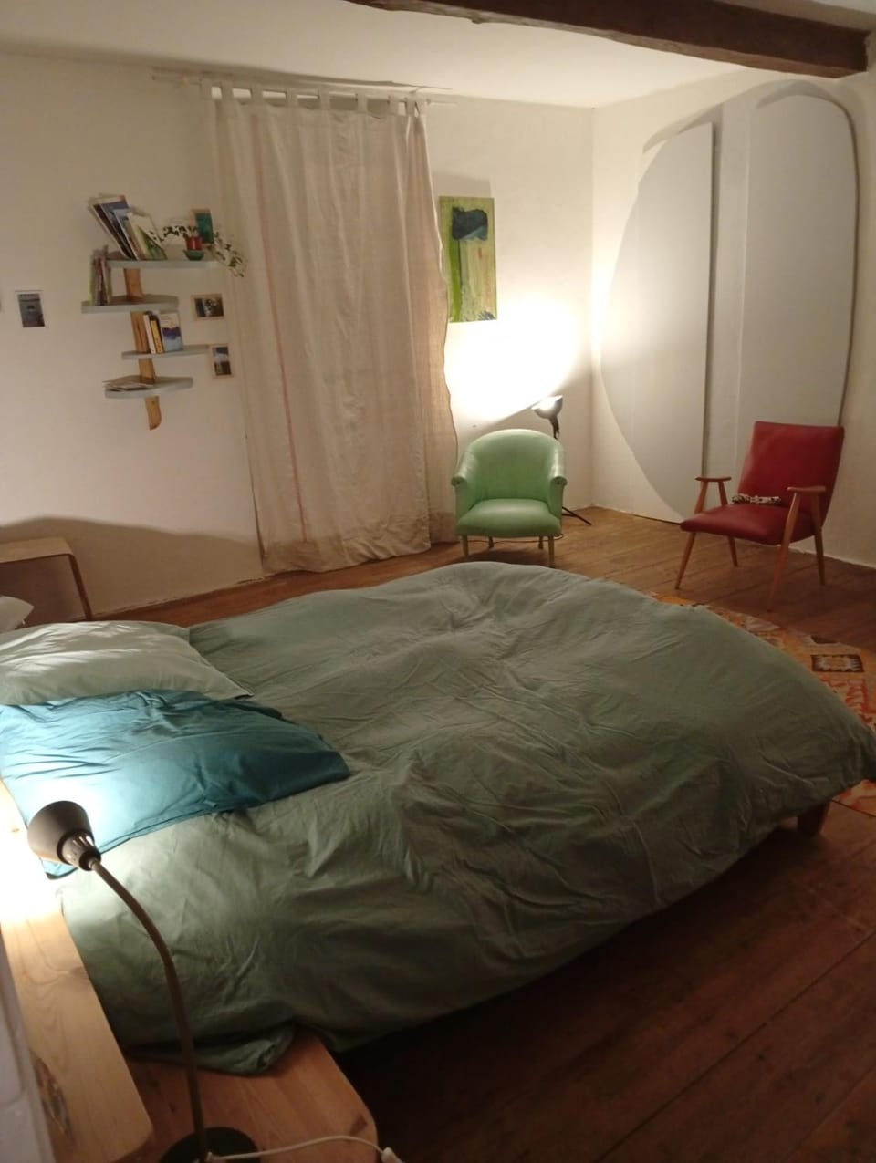 Bed, Photo of the whole room, Bedroom