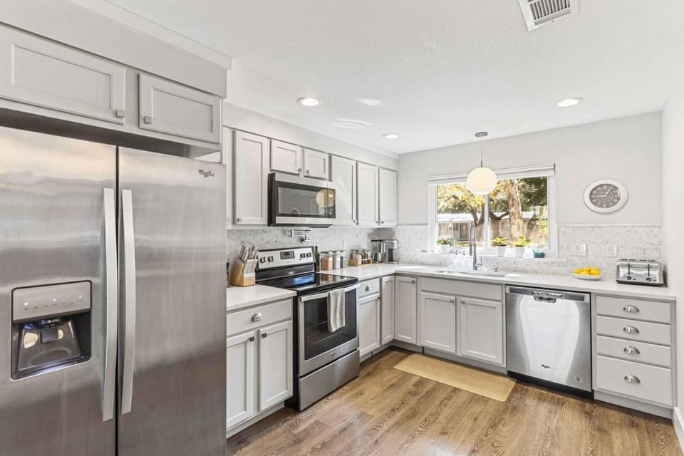 Emerald Tide - 4BR , Private Pool , Near Beach House in Fort Walton Beach