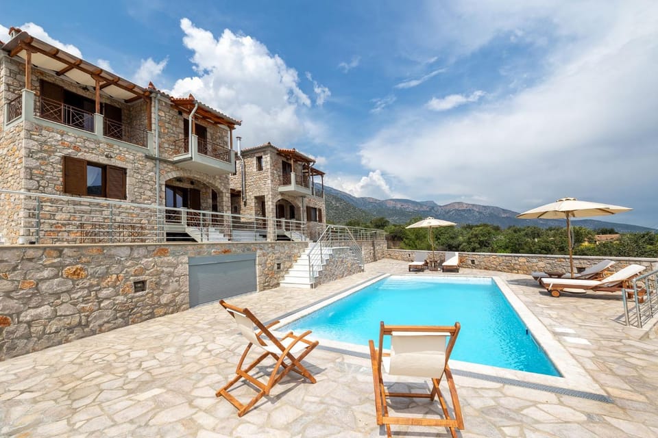 Property building, Day, Swimming pool