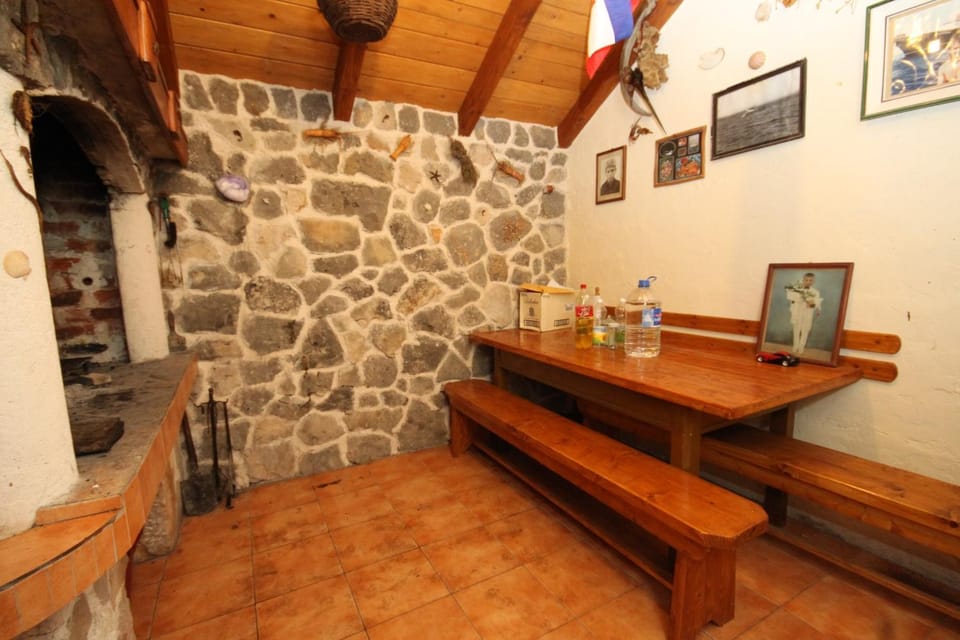 Location, children, Family