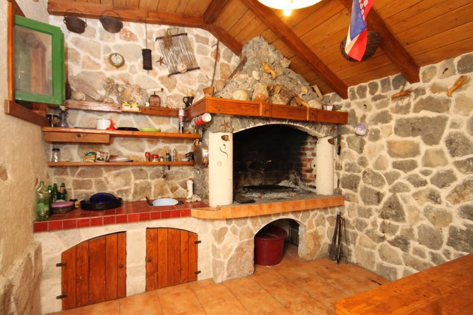 Location, children, Family