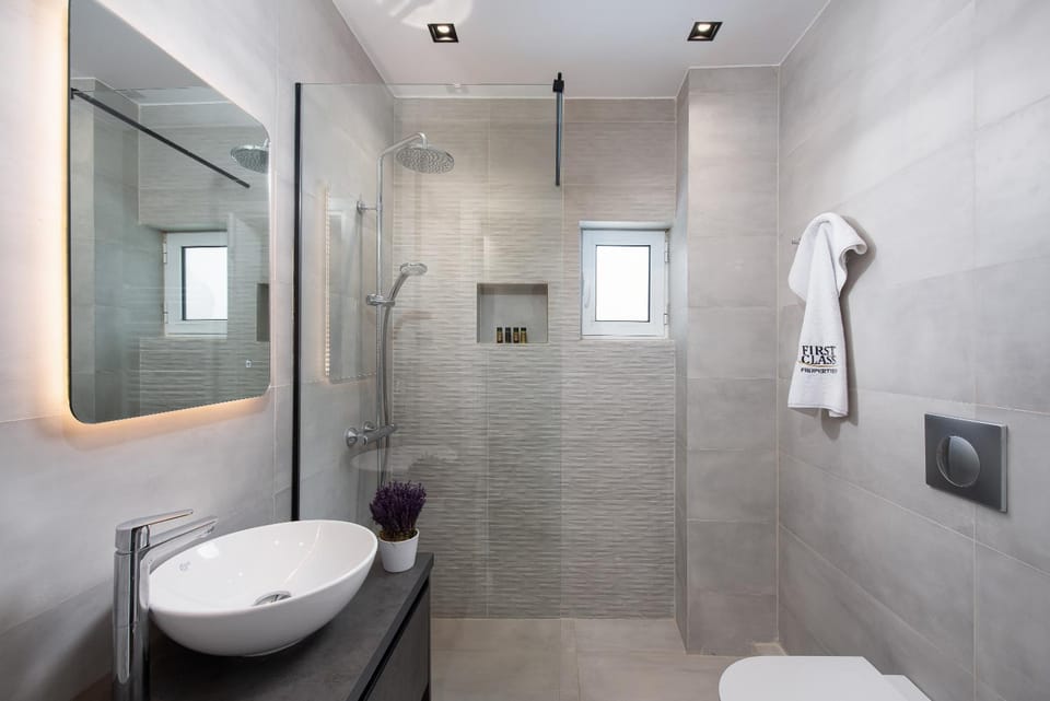 Shower, Toilet, Bathroom