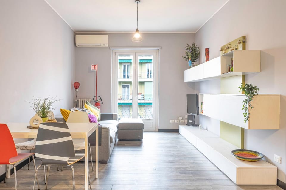 Living room, Seating area, air conditioner
