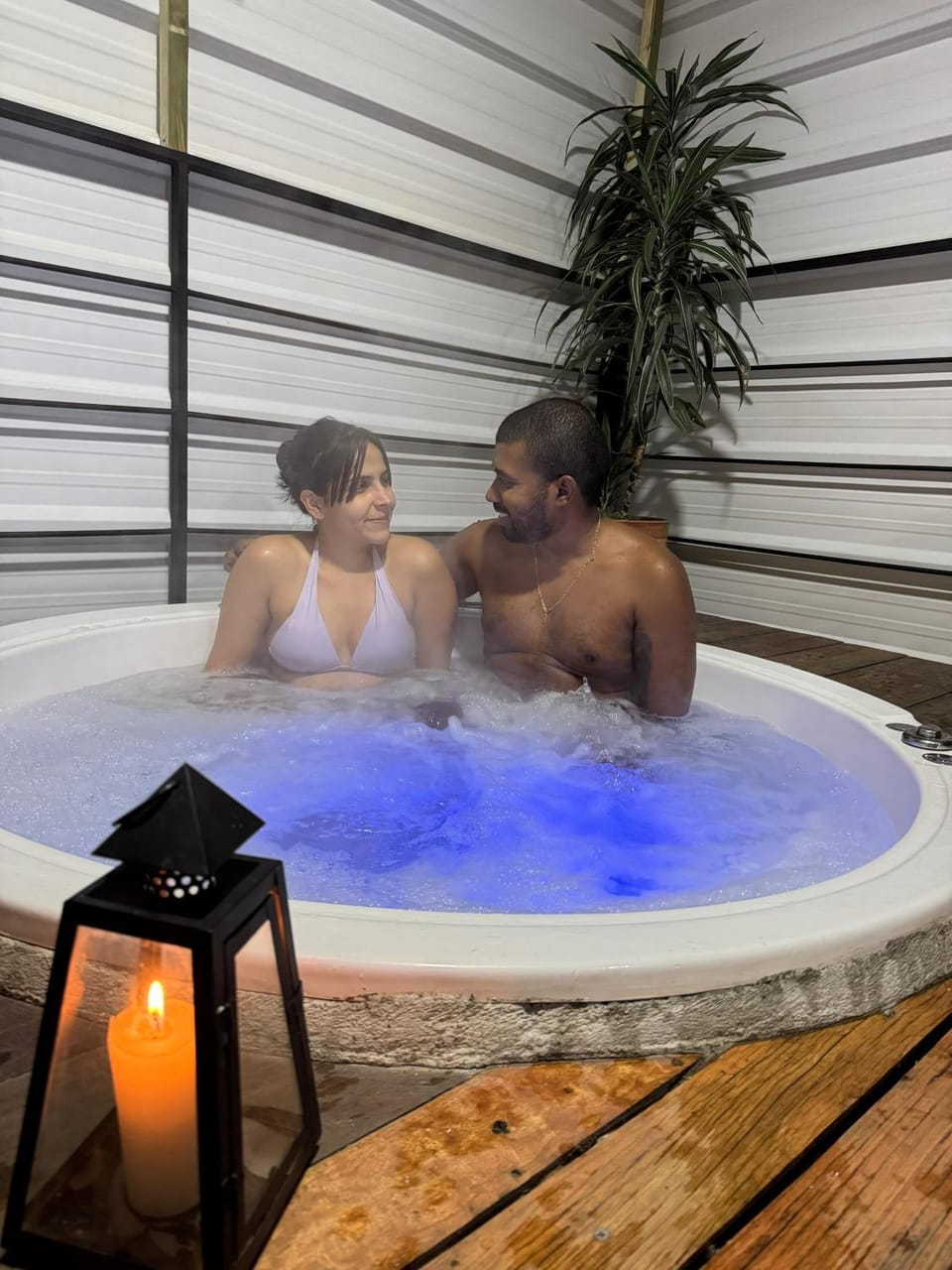 Hot Tub, Guests, group of guests