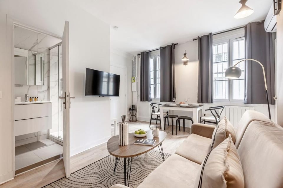 A21 République Marais 1BedRoom Paris03 AC Apartment in Paris