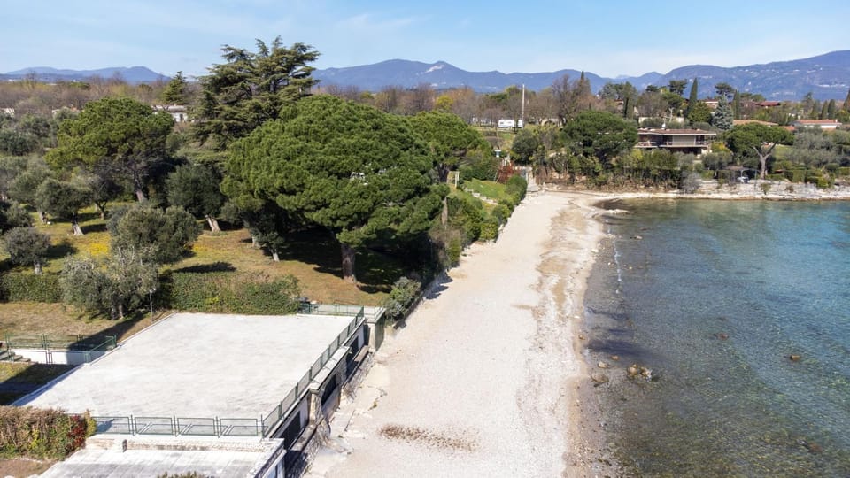 Spring, Day, Natural landscape, Beach, Lake view, Mountain view