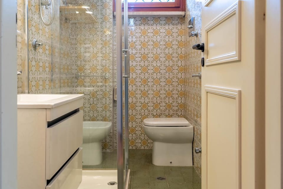 Shower, Toilet, Bathroom, bidet