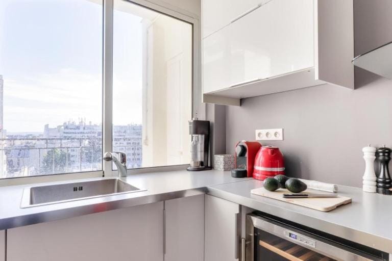 Appartement d'Artiste, Terrasse Vue Tour Eiffel Apartment in Paris