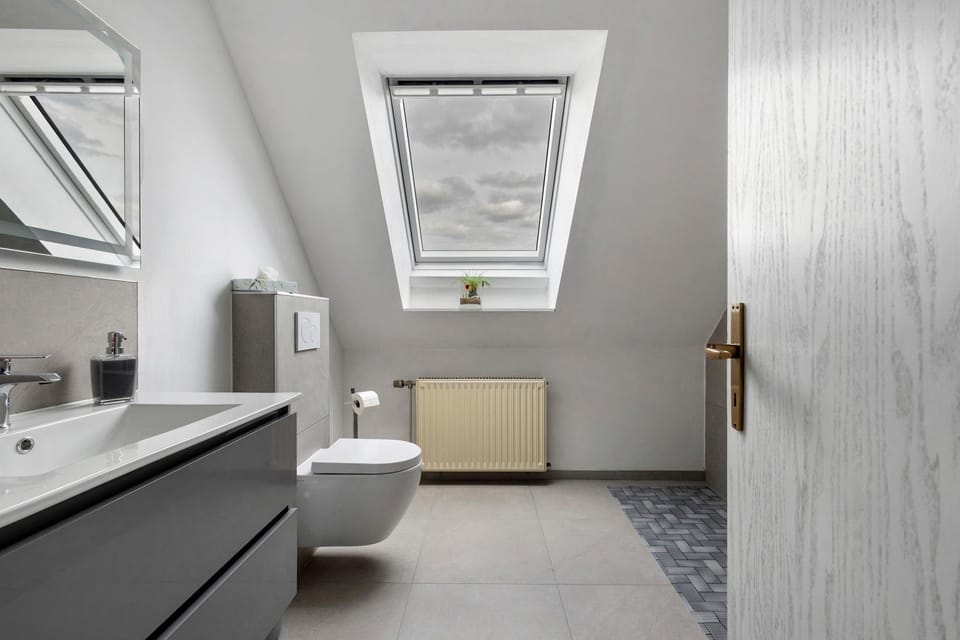 Bathroom, Living room