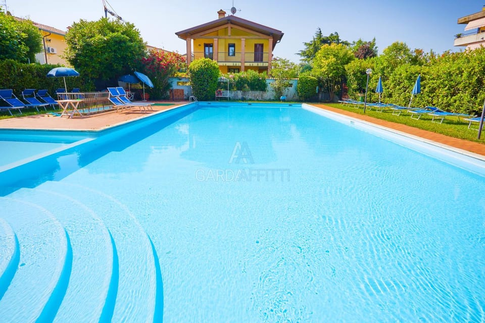 Swimming pool, Swimming pool