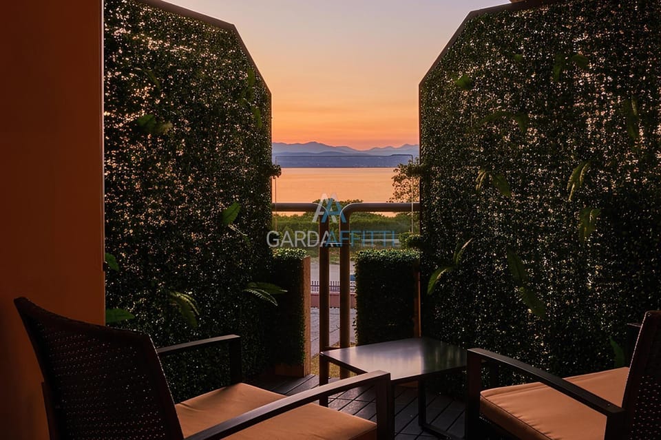 Balcony/Terrace, Balcony/Terrace, Lake view