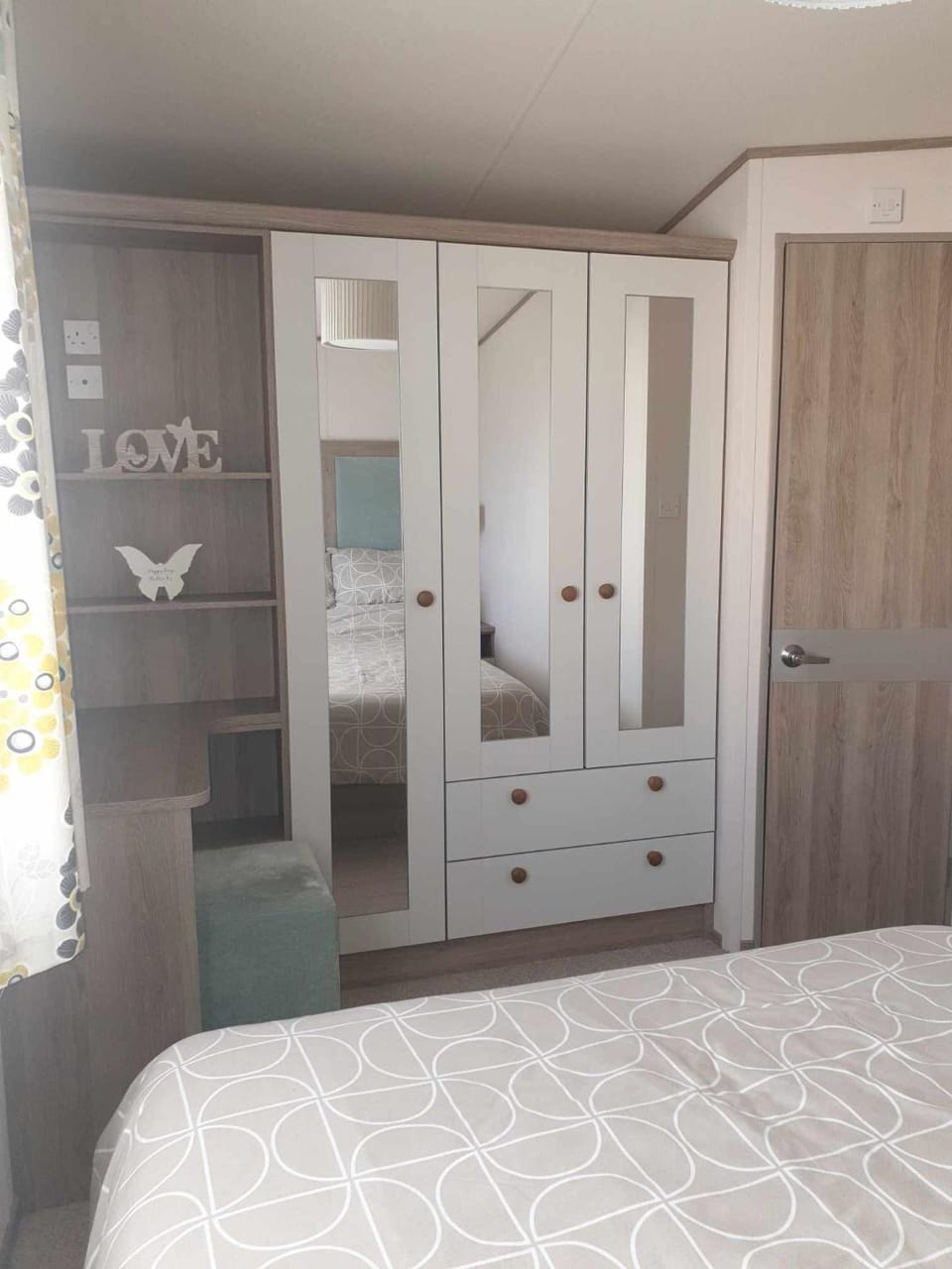 Bedroom, wardrobe